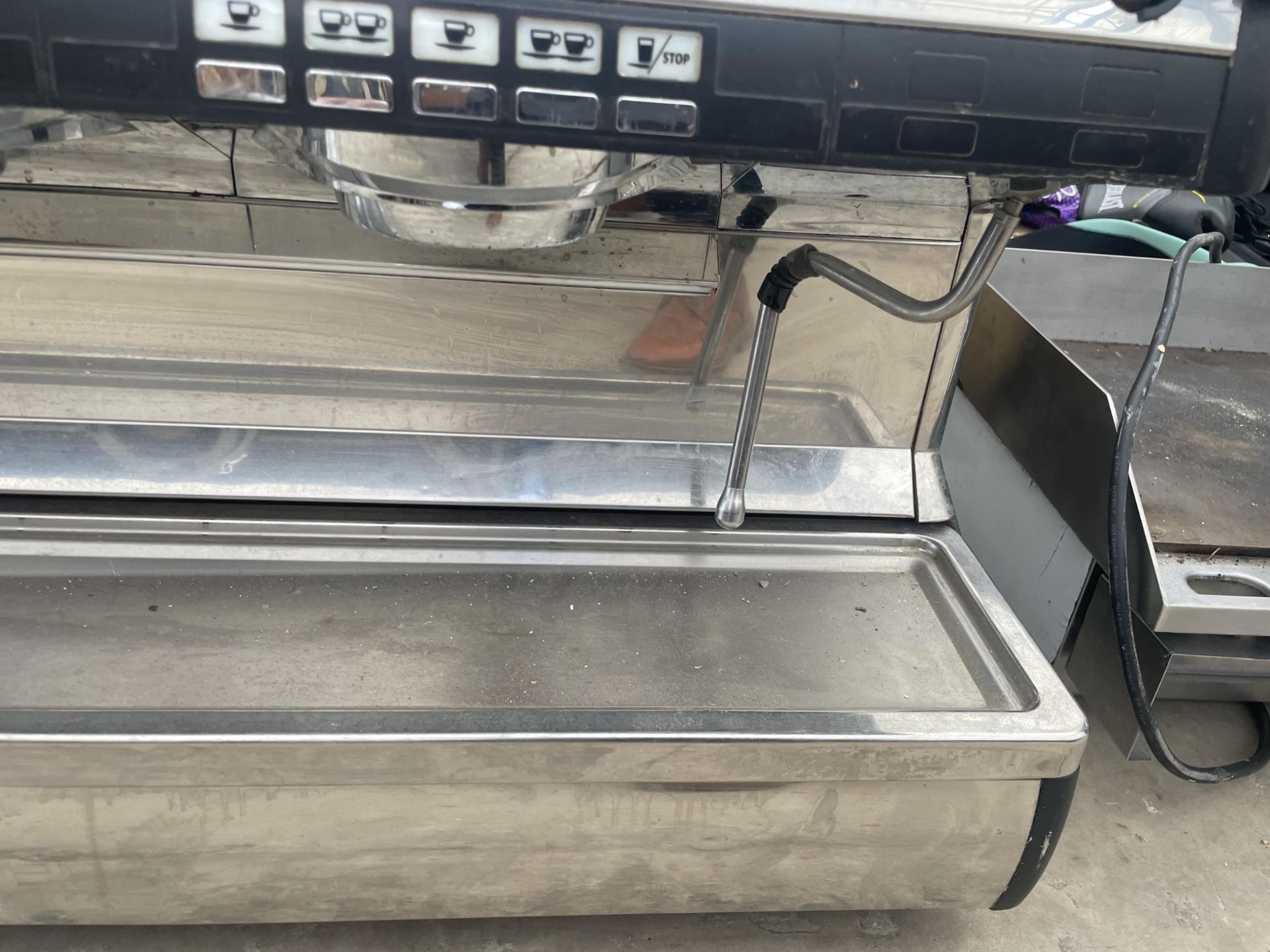 A LARGE AURELIA COFFEE MACHINE - Image 5 of 5