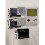 A CLASSIC GAMEBOY ORIGINAL HANDHELD CONSOLE WITH TETRIS AND SUPERMARIO LAND GAMES INCLUDING