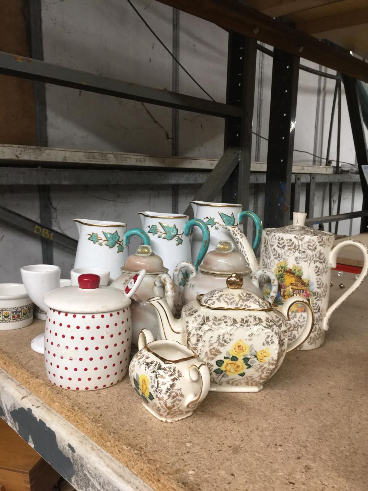 A COLLECTION OF CERAMICS TO INCLUDE A SADLER TEAPOT, COFFEE POT AND SUGAR BOWL, PLUS JUGS, RAMEKINS, - Image 2 of 3