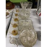 A QUANTITY OF GLASSWARE INCLUDING DESSERT DISHES, BOWLS, VASES, ETC