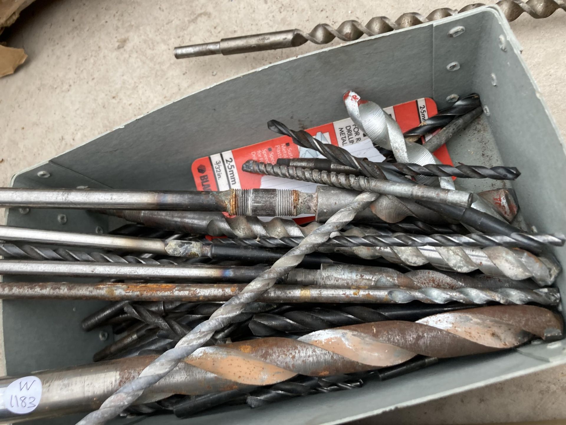 AN ASSORTMENT OF TOOLS TO INCLUDE SOCKETS AND DRILL BITS ETC - Image 4 of 4
