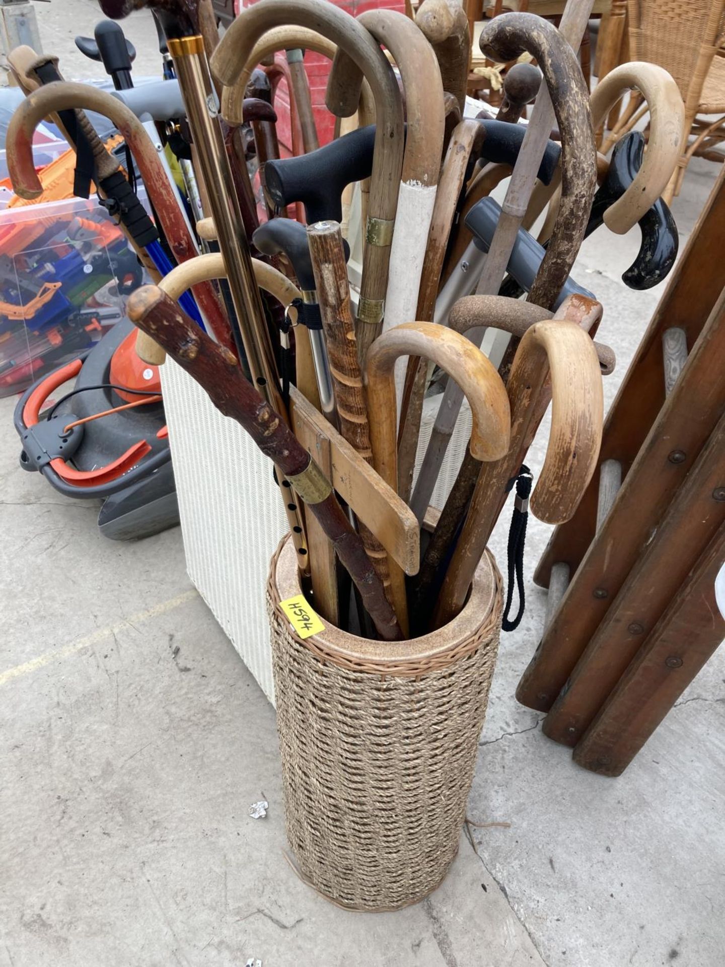 A LARGE ASSORTMENT OF VARIOUS WALKING STICKS - Image 2 of 4