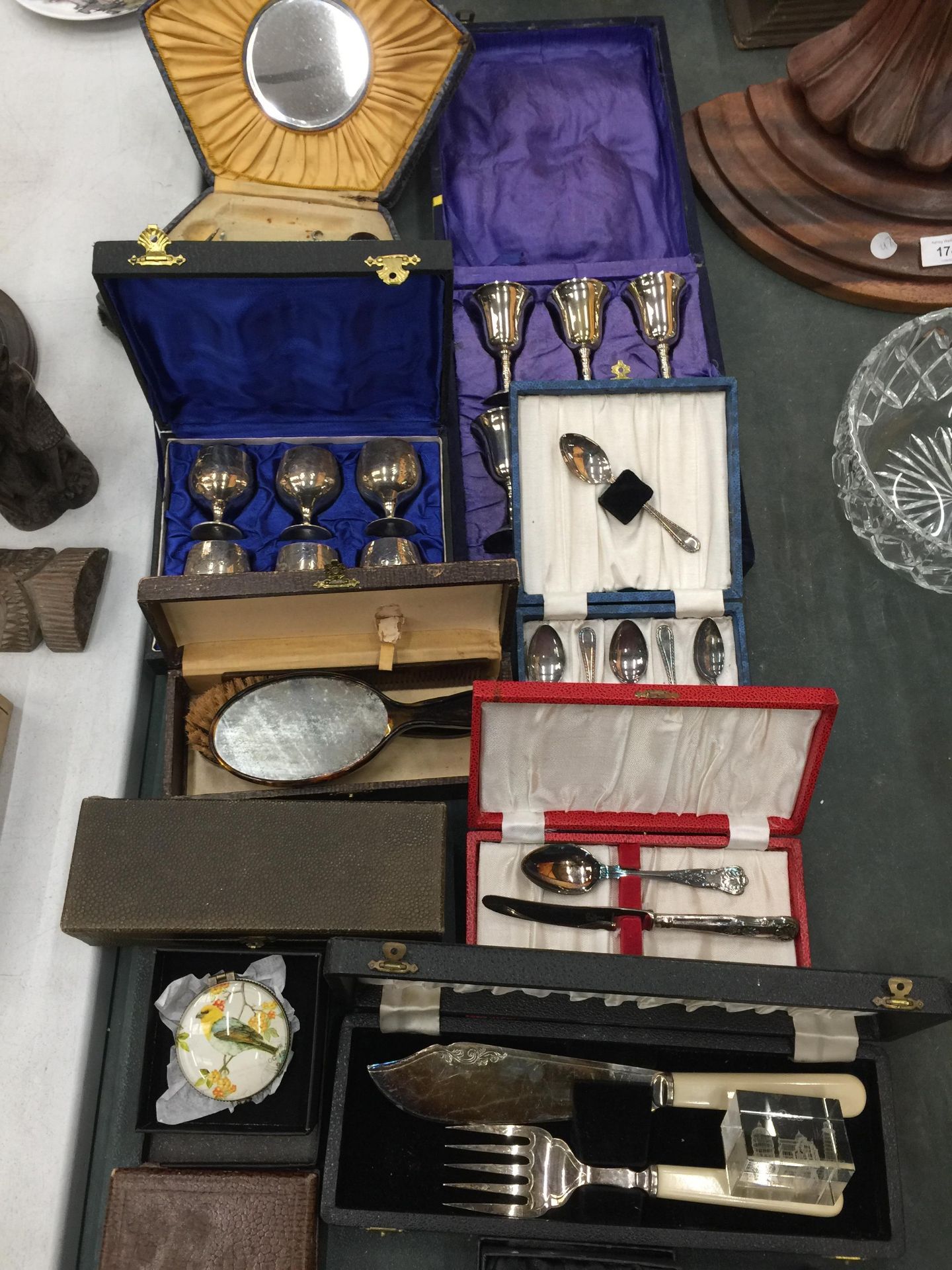 A QUANTITY OF VINTAGE FLATWARE INCLUDING SPOONS, SERVING SET, ETC, PLUS A BOXED SILVER PLATED GOBLET