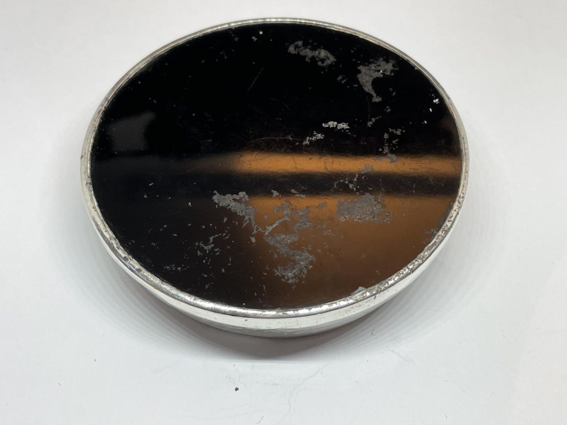 A HALLMARKED SHEFFIELD SILVER ASHTRAY ENGRAVED LPGC MAY 1955 WEIGHTED - Image 8 of 8