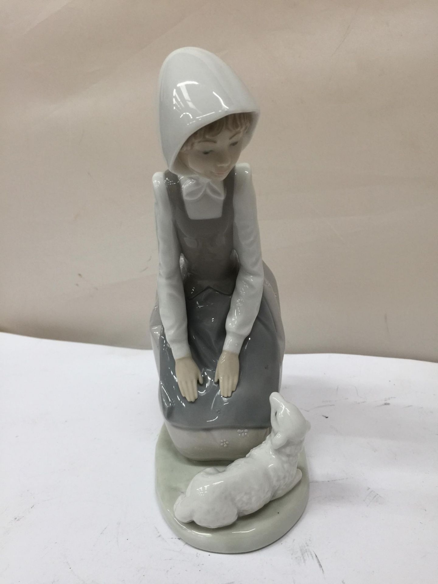 TWO NAO FIGURINES TO INCLUDE A GIRL AND A DOG AND A GIRL AND A LAMB - Image 4 of 6