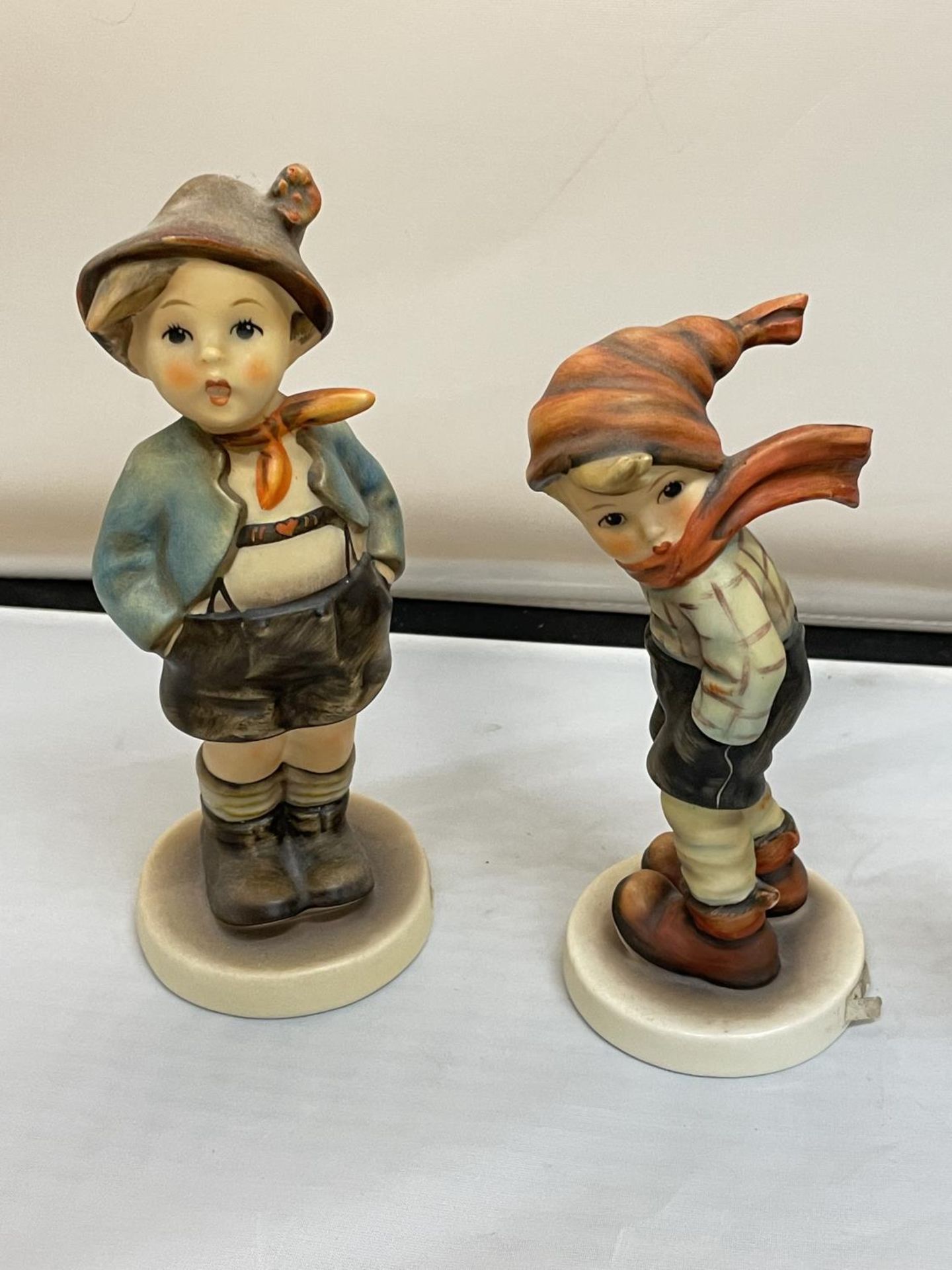 FOUR WEST GERMAN HUMMEL FIGURES - BOY WITH HANDS IN HIS POCKETS, PRAYER BEFORE BATTLE, APPLE TREE - Image 5 of 8