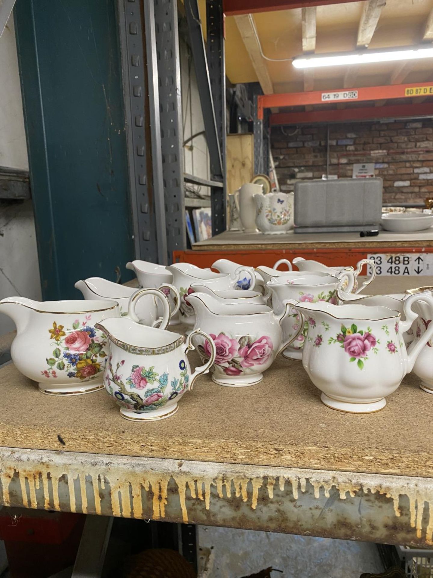 A QUANTITY OF CHINA JUGS TO INCLUDE ROYAL ALBERT, DUCHESS, ROYAL WORCESTER, ETC - Image 2 of 3