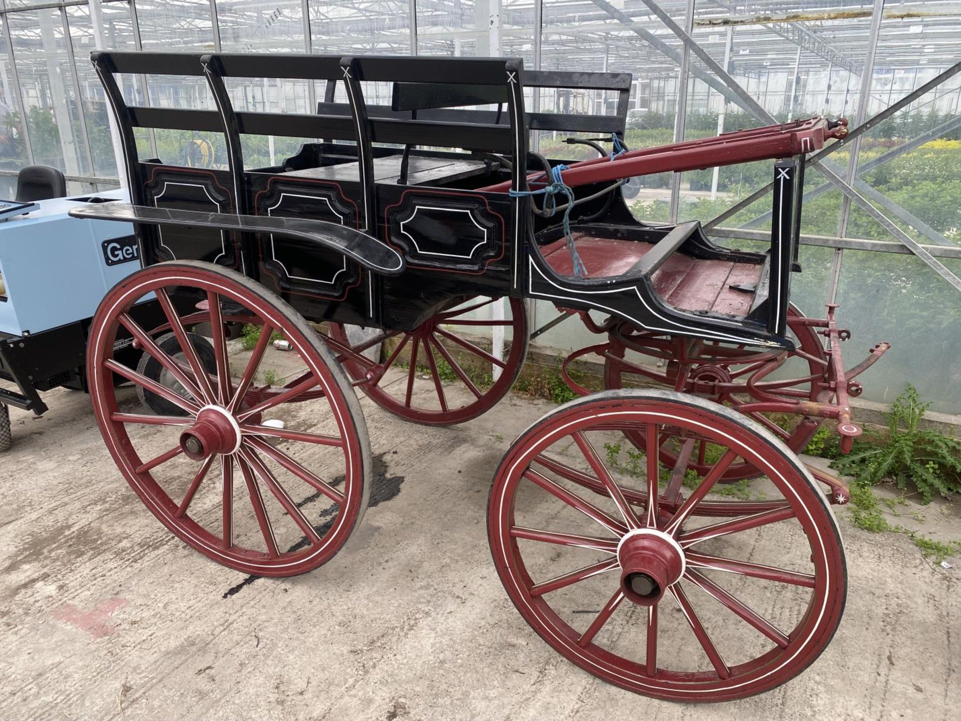 A FOUR WHEELED HORSE DRAWN KENT CARRIAGE IN EXCELLENT CONDITION - BODY 4'9" WIDE 6'8" LONG, SHAFTS