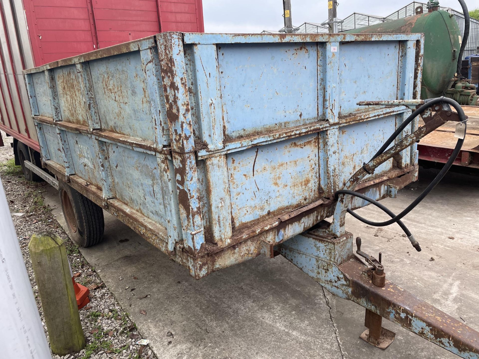 A HYDRAULIC TIPPING TRAILER + VAT - Image 2 of 6