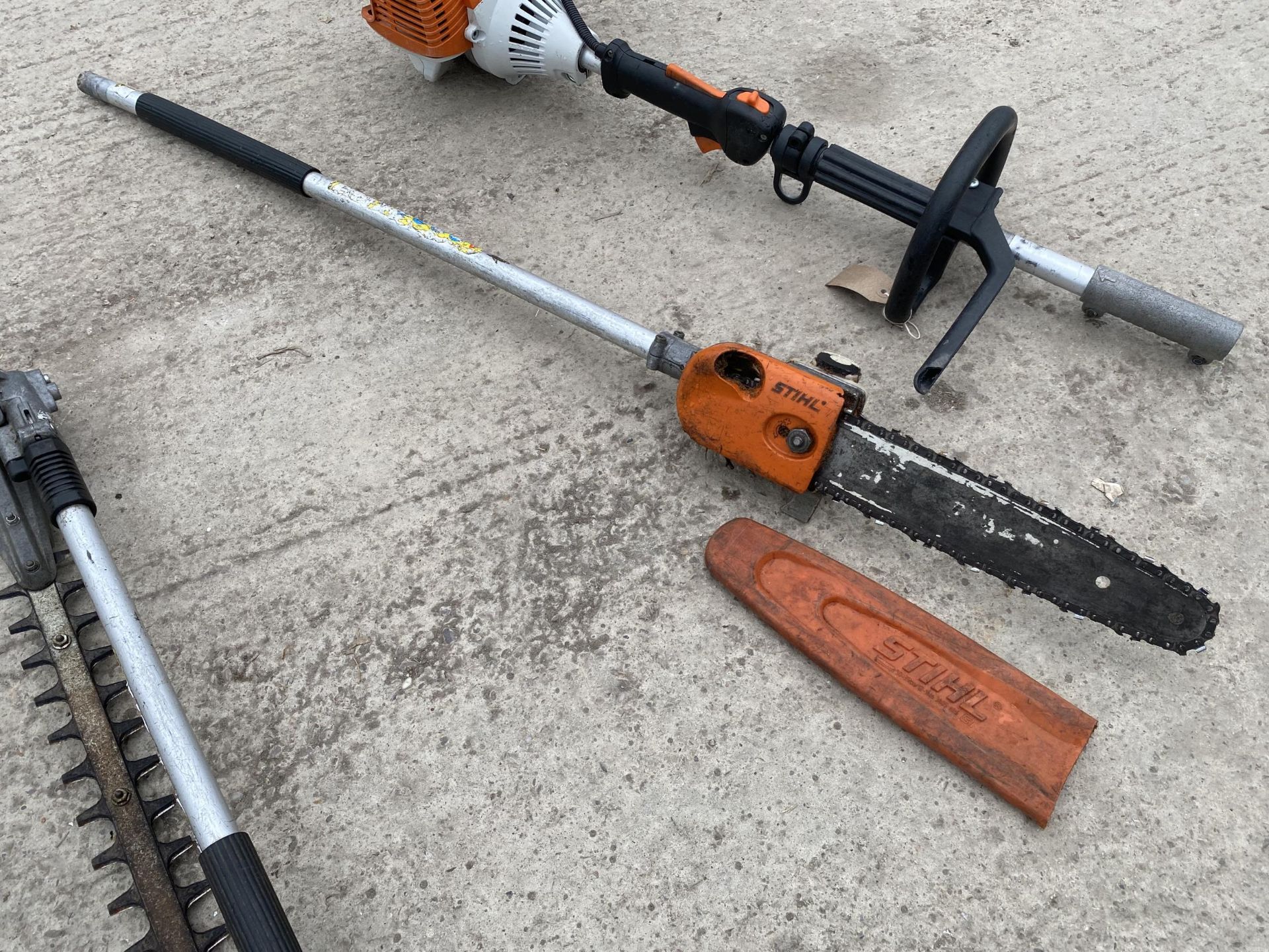 STHIL COMBI UNIT WITH HEDGE CUTTER 7 CHAIN SAW ATTACHMENTS NO VAT - Image 3 of 4