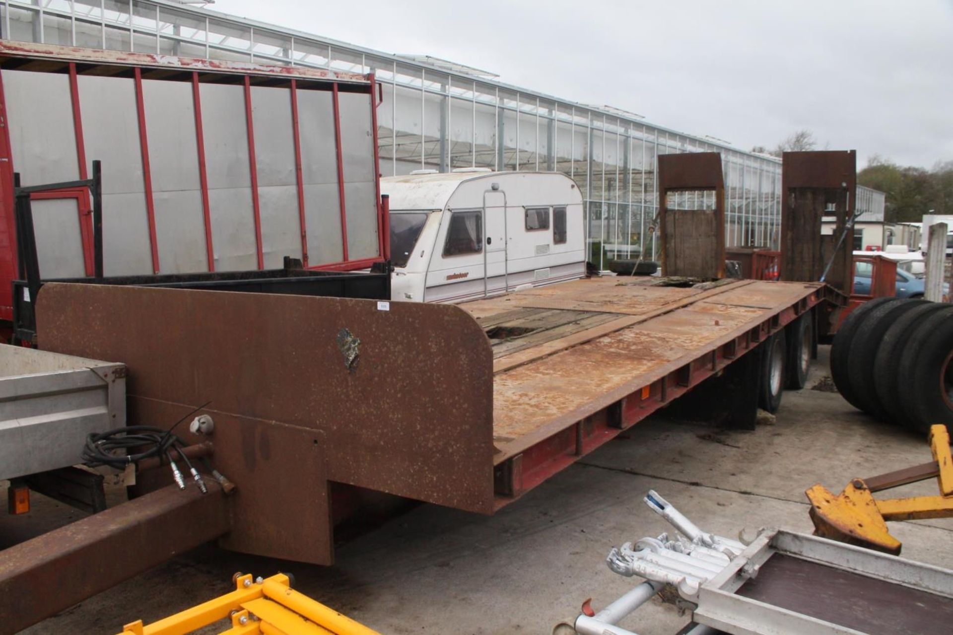 28' LOW LOADING TRAILER + VAT