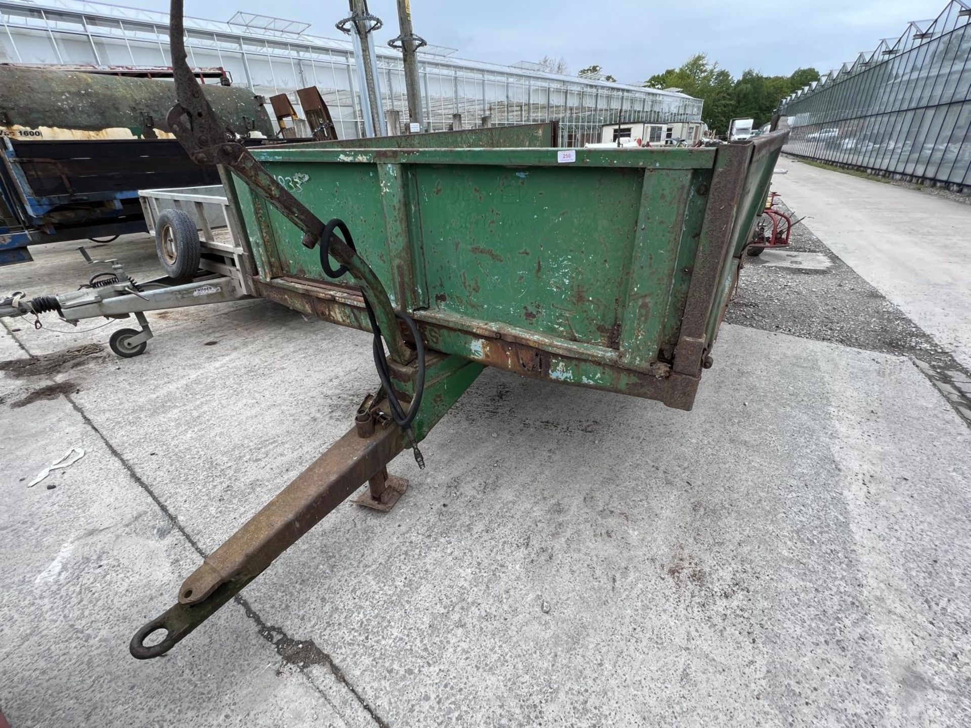 HYDRAULIC TIPPING TRAILER + VAT