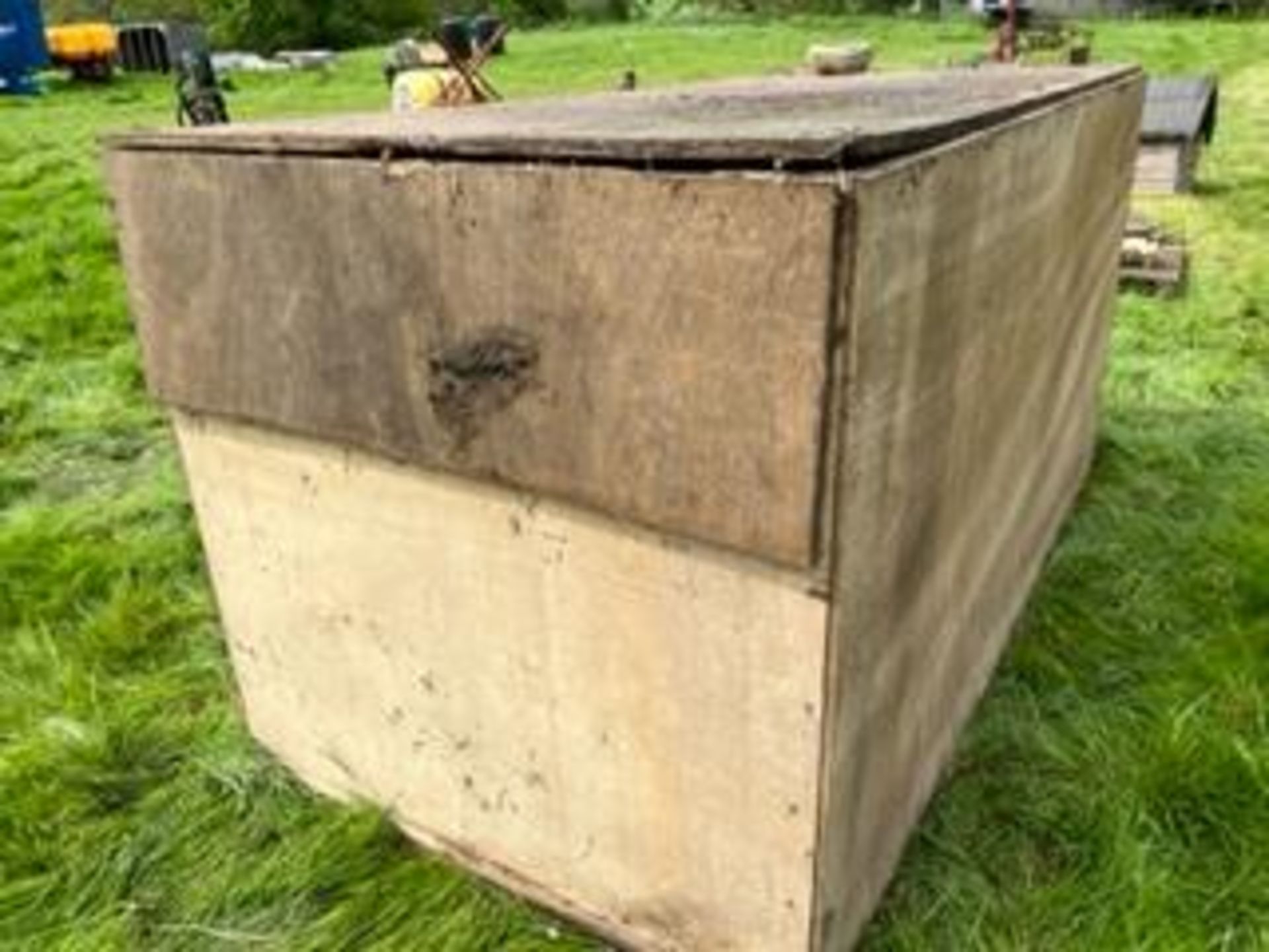 PLYWOOD FEED BIN 8' X 4' SIDES + VAT - Image 2 of 3