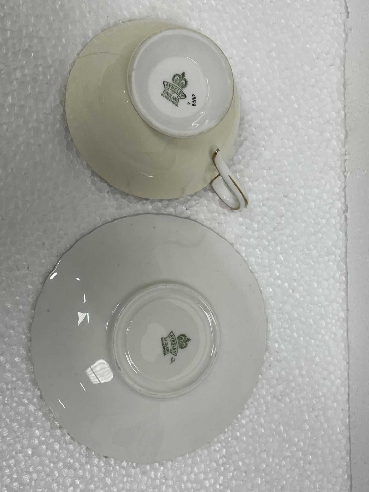 AN AYNSLEY J A BAILEY CABINET CUP AND SAUCER (HAIRLINE CRACK IN CUP) - Image 5 of 5