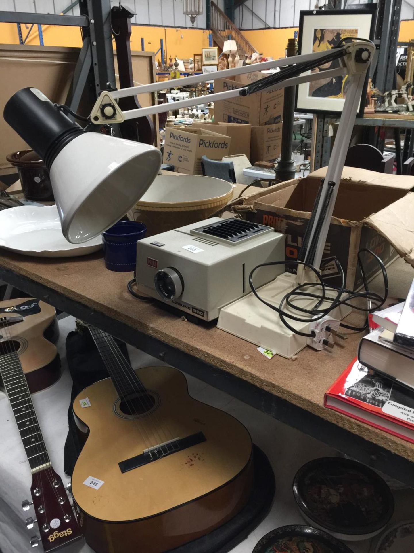 A PRINZ LOWLINE 300 35MM COLOUR SLIDE PROJECTOR PLUS A VINTAGE ADJUSTABLE ANGLE POISE LAMP IN CREAM