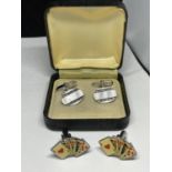 TWO SETS OF SILVER CUFF LINKS IN A PRESENTAION BOX TO INCLUDE PLAYING CARDS