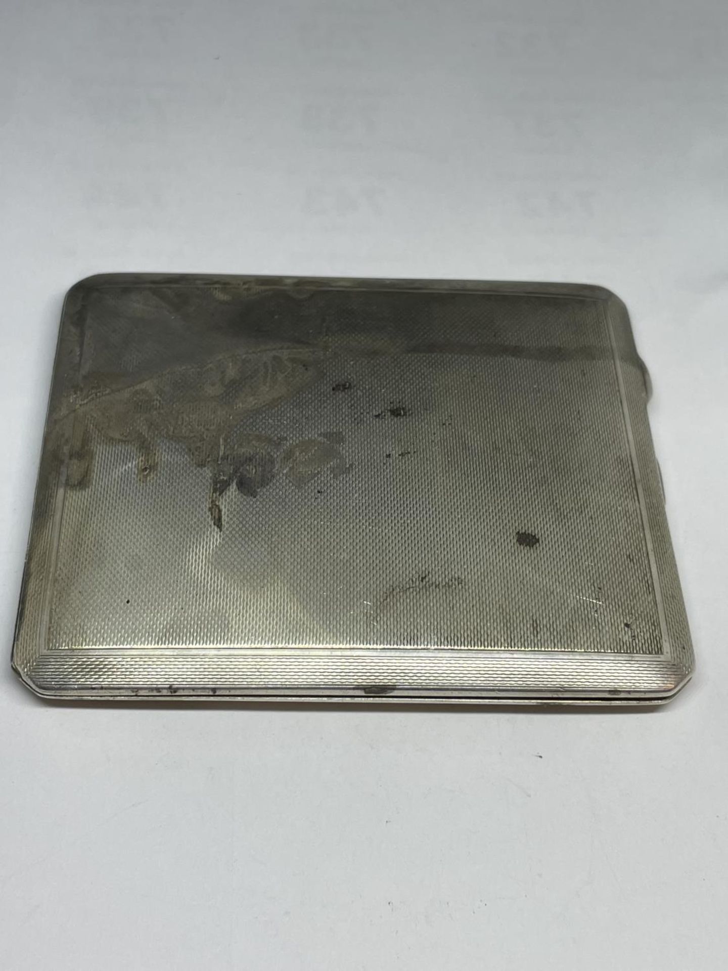 A HALLMARKED BIRMINGHAM SILVER CIGARETTE CASE