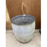 A VINTAGE GALVANISED DOLLY TUB