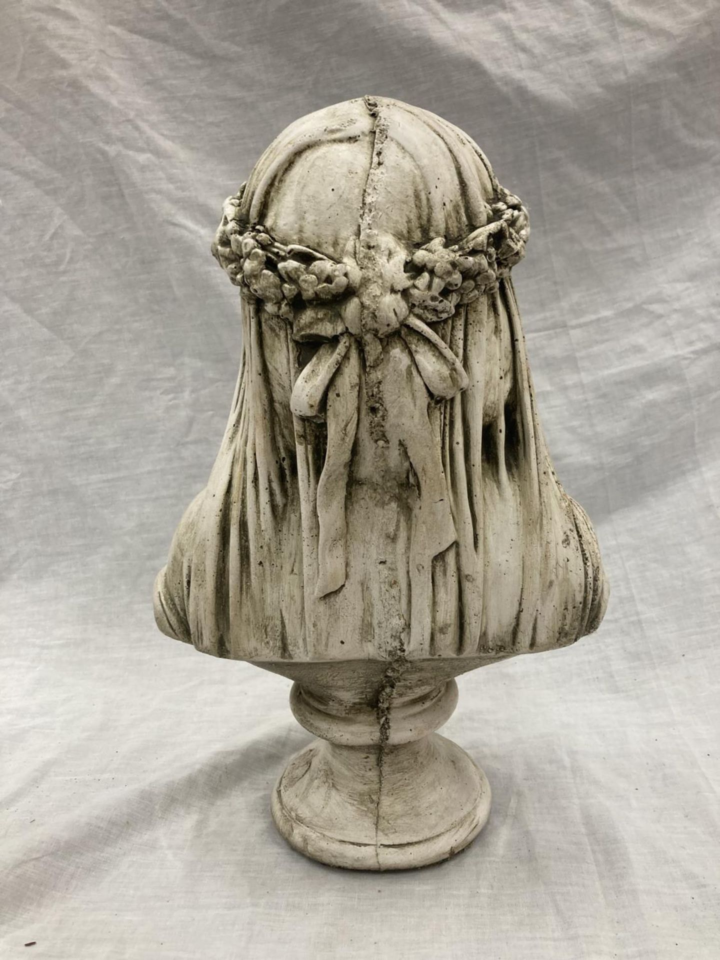 A STONE SCULPTURAL BUST OF THE VEILED MAIDEN - HEIGHT 37CM - Image 5 of 6