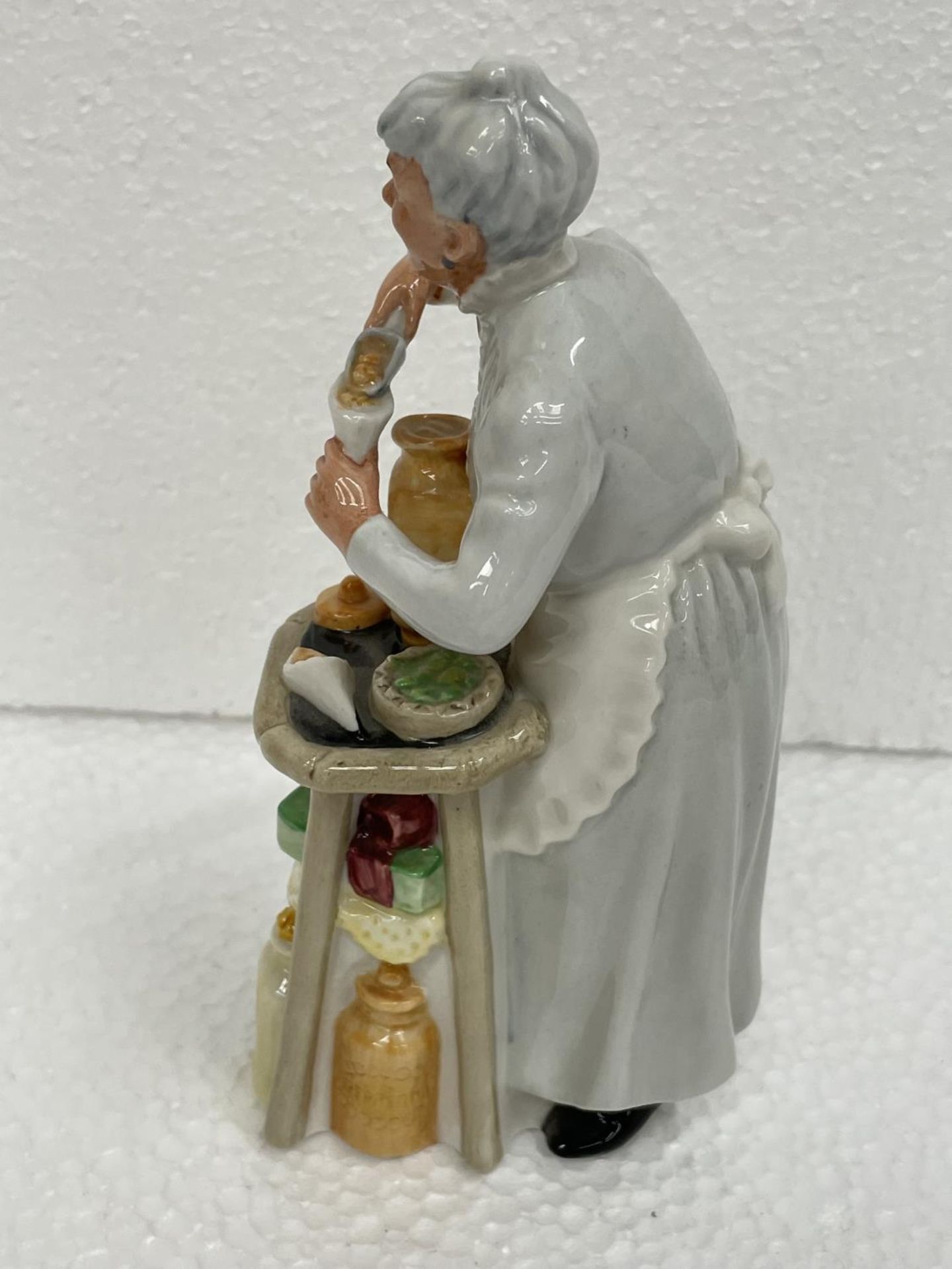 A ROYAL DOULTON FIGURE A PENNY'S WORTH HN2408 - Image 2 of 4