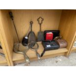 AN ASSORTMENT OF ITEMS TO INCLUDE SHOE SHINING BRUSHES, MIRRORS AND FIRE SIDE COMPANION ITEMS ETC
