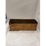 A VICTORIAN COPPER RECTANGULAR PLANTER WITH LIONS HEAD HANDLES AND CLAW FEET LENGTH 45CM, HEIGHT