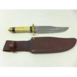 A LARGE WELL MADE HUNTING BOWIE KNIFE AND SCABBARD 19.5 CM DAMASCUS BLADE