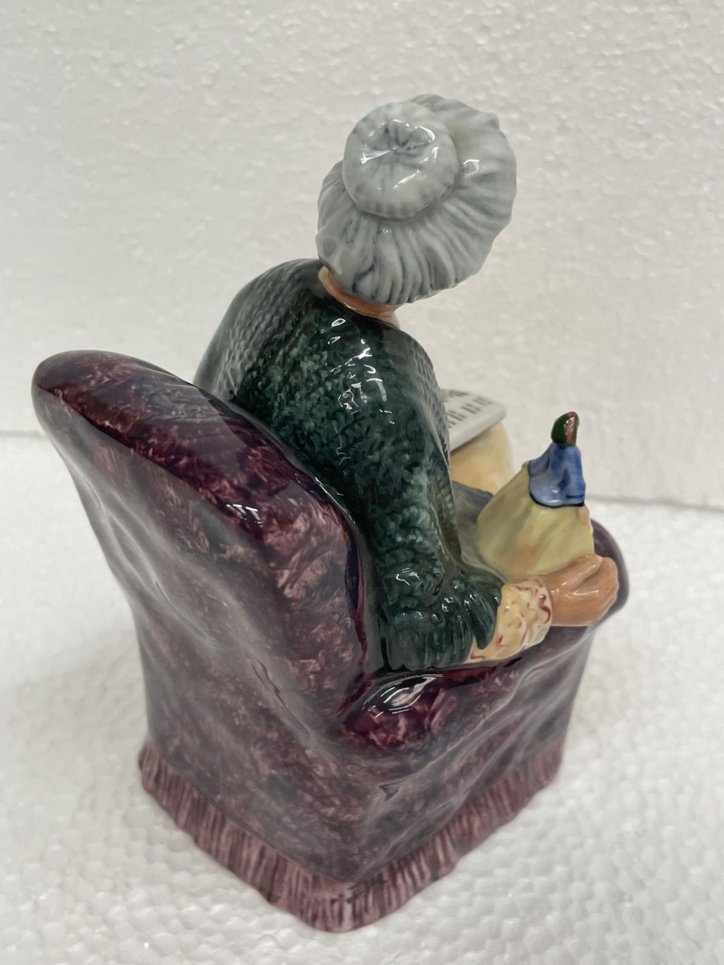 A ROYAL DOULTON FIGURE PRIZED POSSESSIONS HN2942 MADE EXCLUSIVELY FOR THE COLLECTORS CLUB - Image 3 of 5
