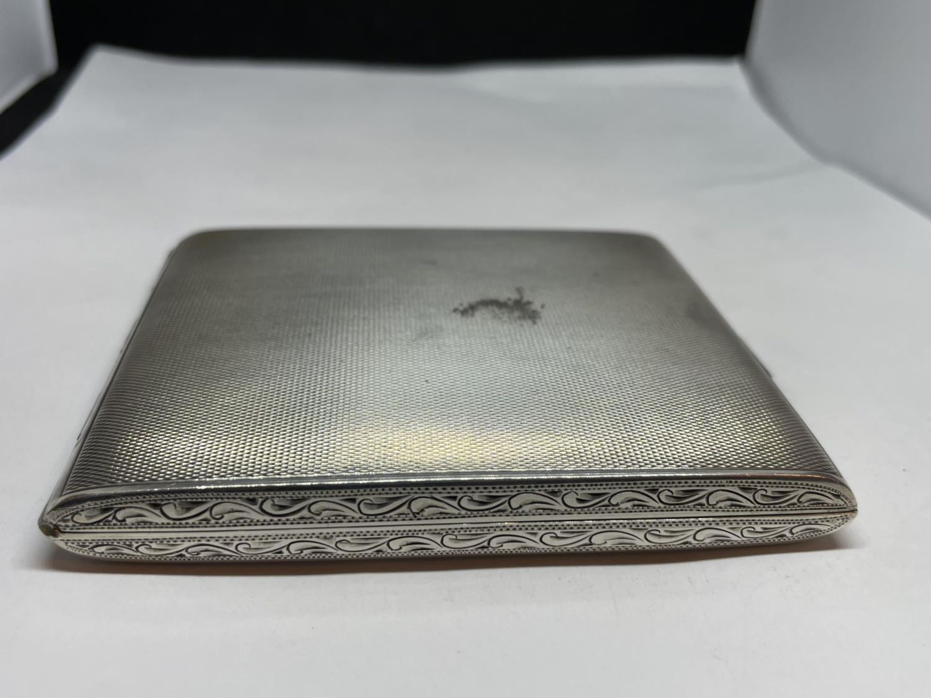 A MARKED SILVER CIGARETTE CASE - Image 2 of 5