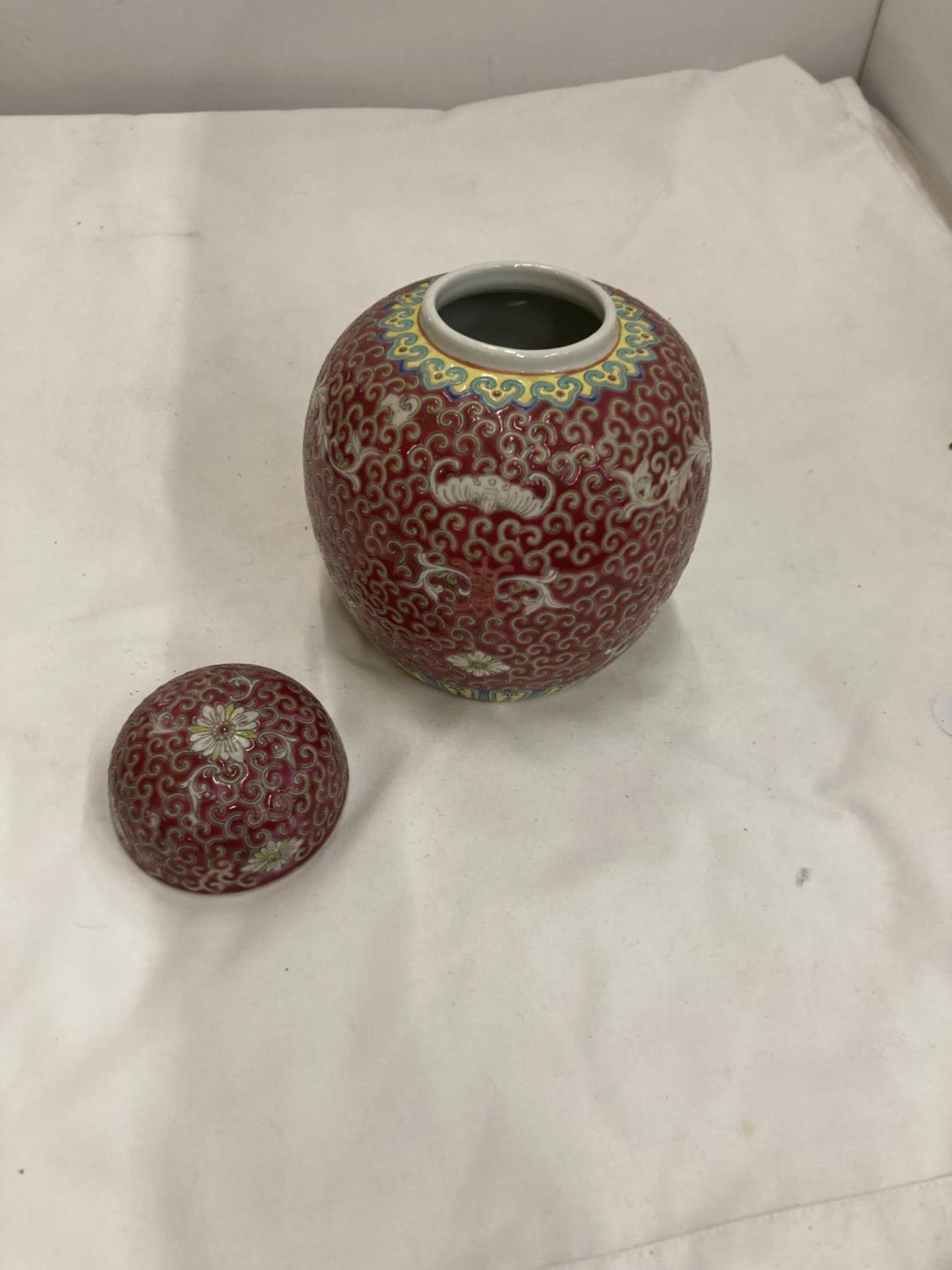 FIVE ORIENTAL STYLE GINGER JARS, THREE WITH LIDS, TWO WITH CLOISONNE DECORATION - Image 4 of 9