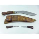 A KUKRI KNIFE 22.5CM BLADE COMPLETE WITH SCABBARD AND KARDA KNIVES