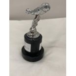 A CHROME 'SPIRIT OF ECSTASY' MASCOT ON A MARBLE BASE. HEIGHT 12.5CM