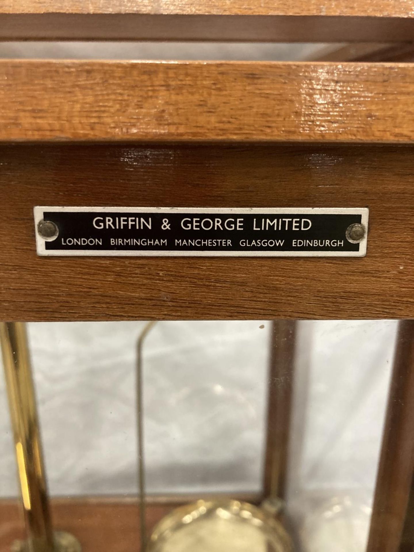 A GRIFFIN AND GEORGE LTD SET OF MICROID SCIENTIFIC SCALES IN A MAHOGANY CASE WITH GLASS PANELS - - Image 3 of 7