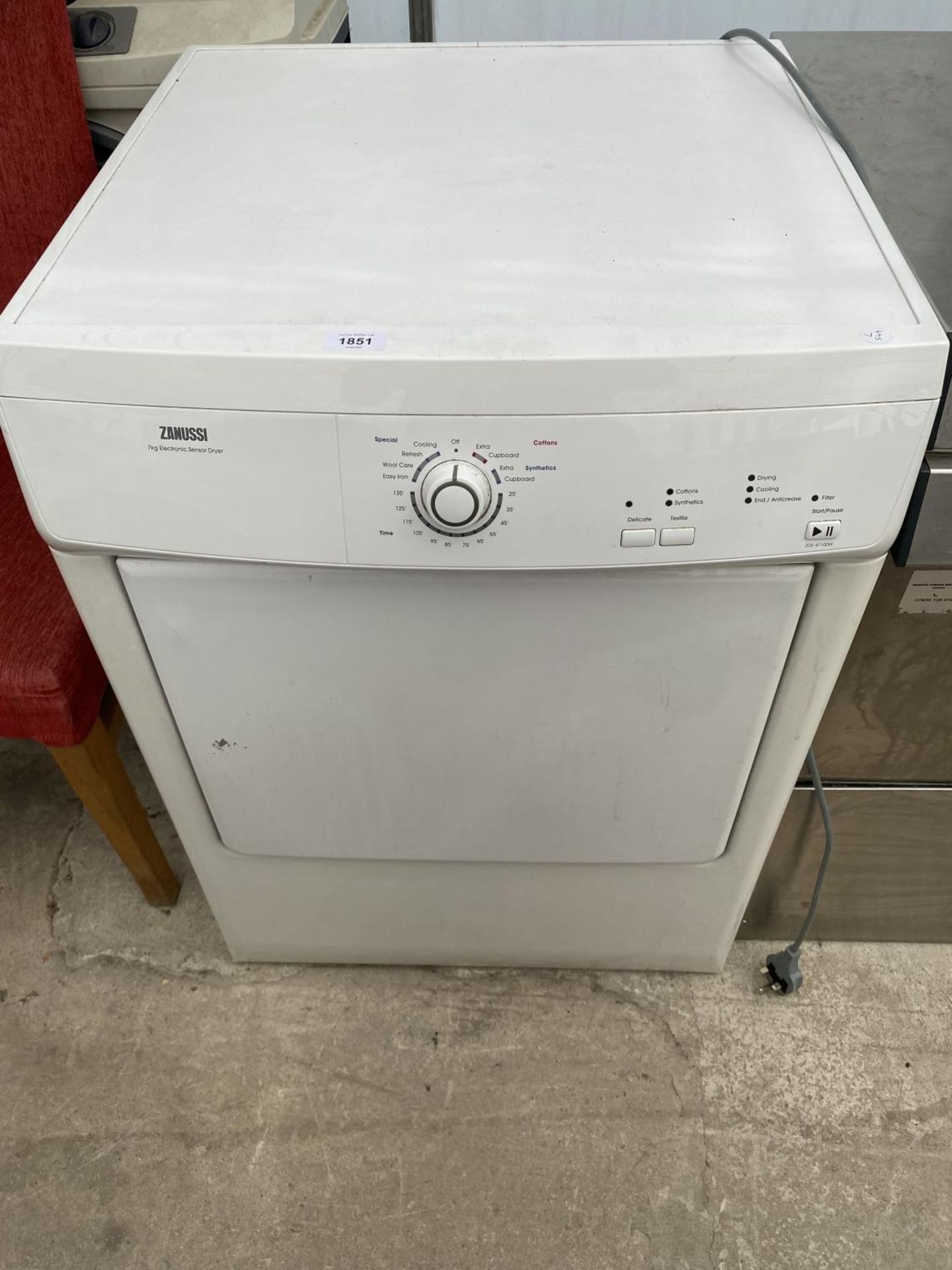 A WHITE ZANUSSI 7KG TUMBLE DRYER