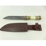 A LARGE WELL MADE HUNTING BOWIE KNIFE AND SCABBARD 19 CM DAMASCUS BLADE