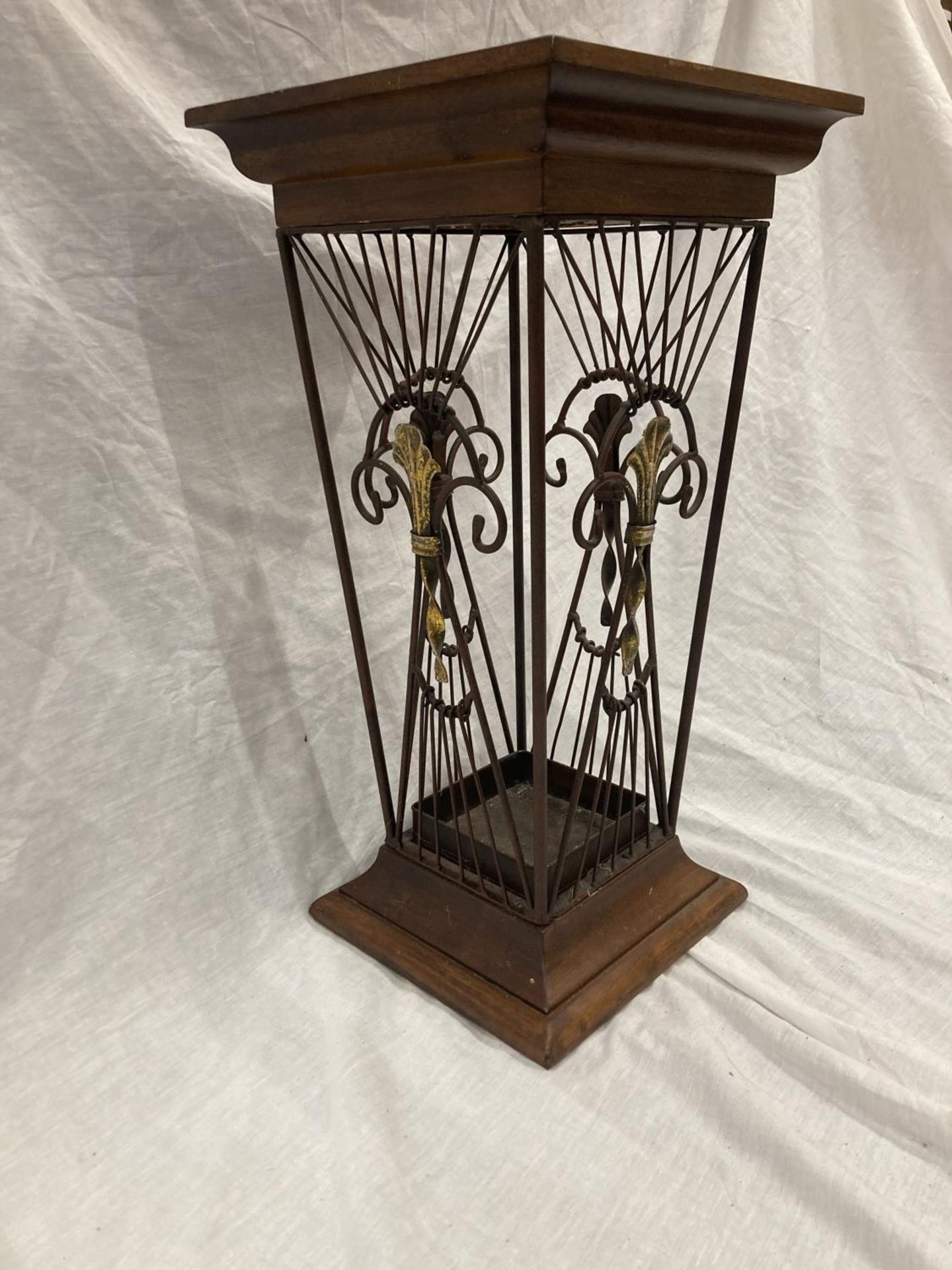 A VINTAGE STYLE WOOD AND WROUGHT IRON UMBRELLA STAND - Image 4 of 5