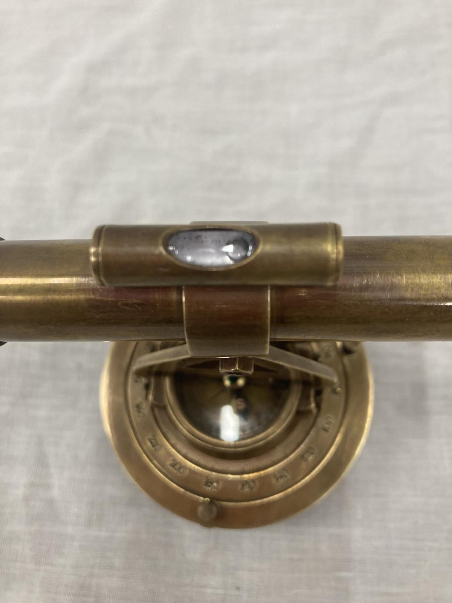 A BRASS MINIATURE TELESCOPE AND COMPASS - HEIGHT 10CM, WIDTH 9CM - Image 7 of 7