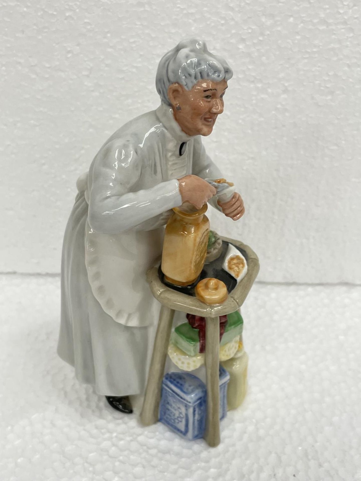 A ROYAL DOULTON FIGURE A PENNY'S WORTH HN2408 - Image 3 of 4