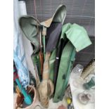 A LARGE ASSORTMENT OF VARIOUS FISHING TACKLE TO INCLUDE ROD AND ROD BAGS ETC