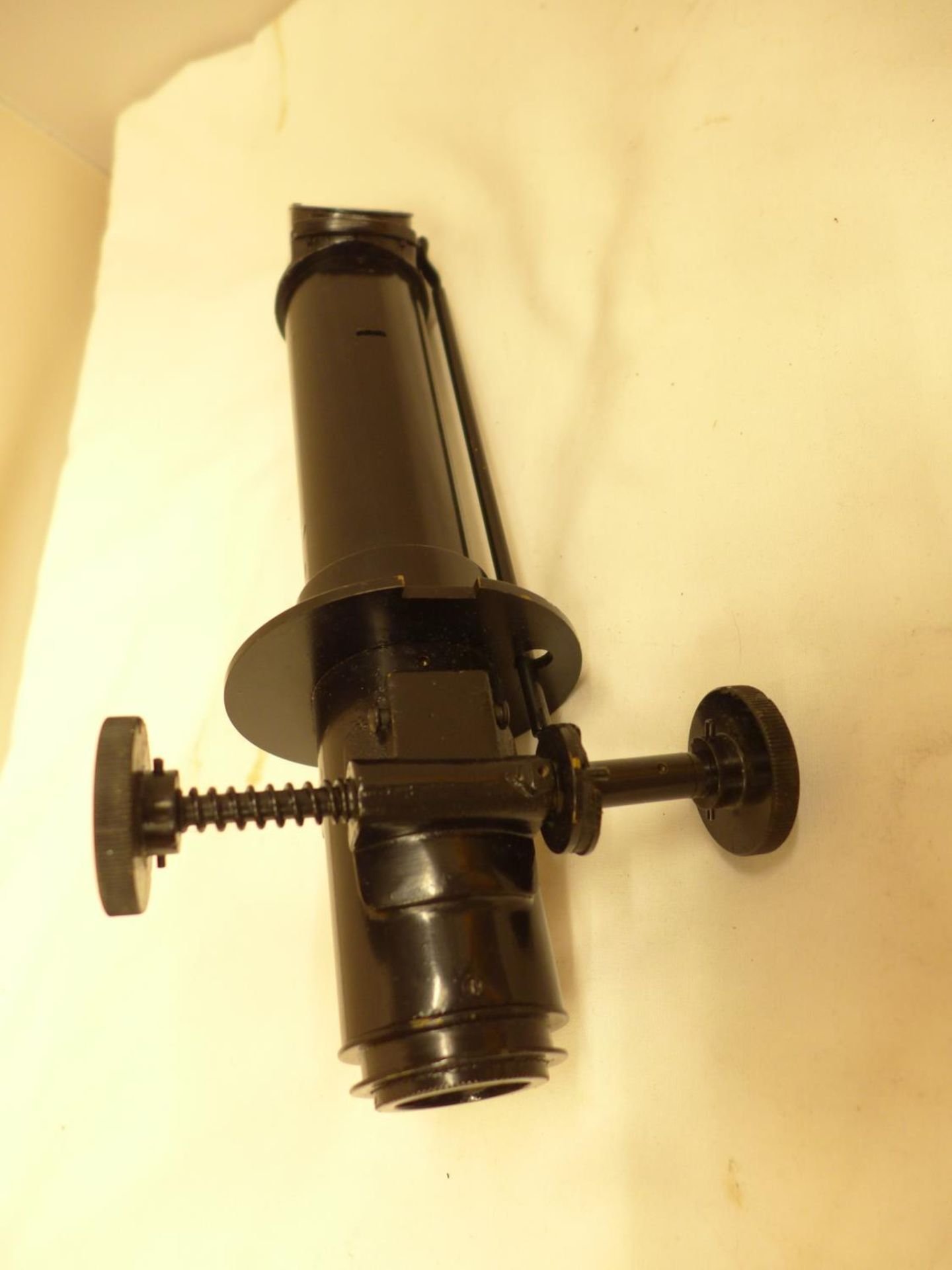 A PAINTED BRASS MILITARY SIGHTING PERESCOPE, LENGTH 29CM - Image 4 of 4