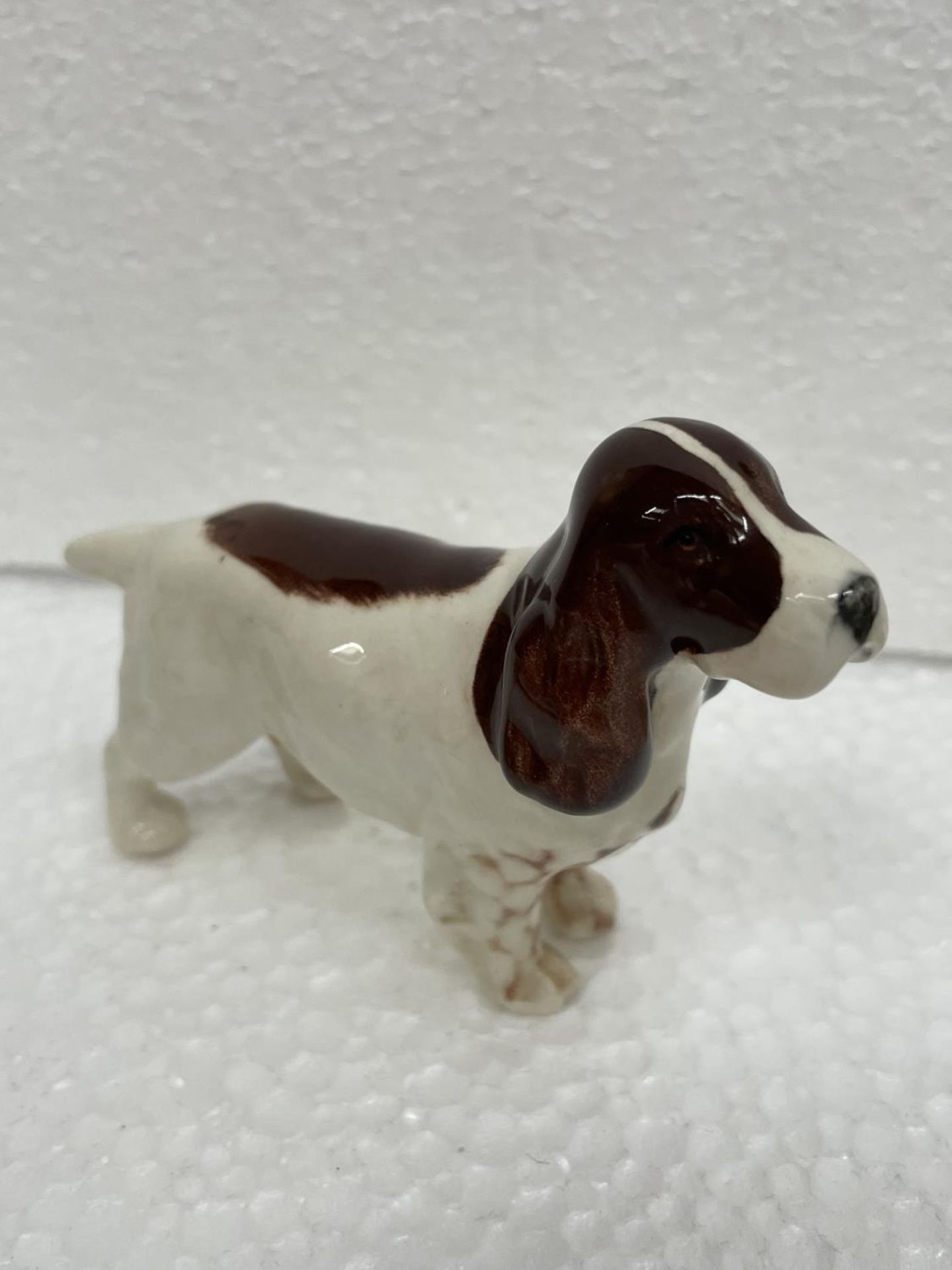 FIVE VARIOUS BESWICK DOGS (LABRADOR TAIL, SPANIEL AND COLLIE LEG A/F) - Image 4 of 7