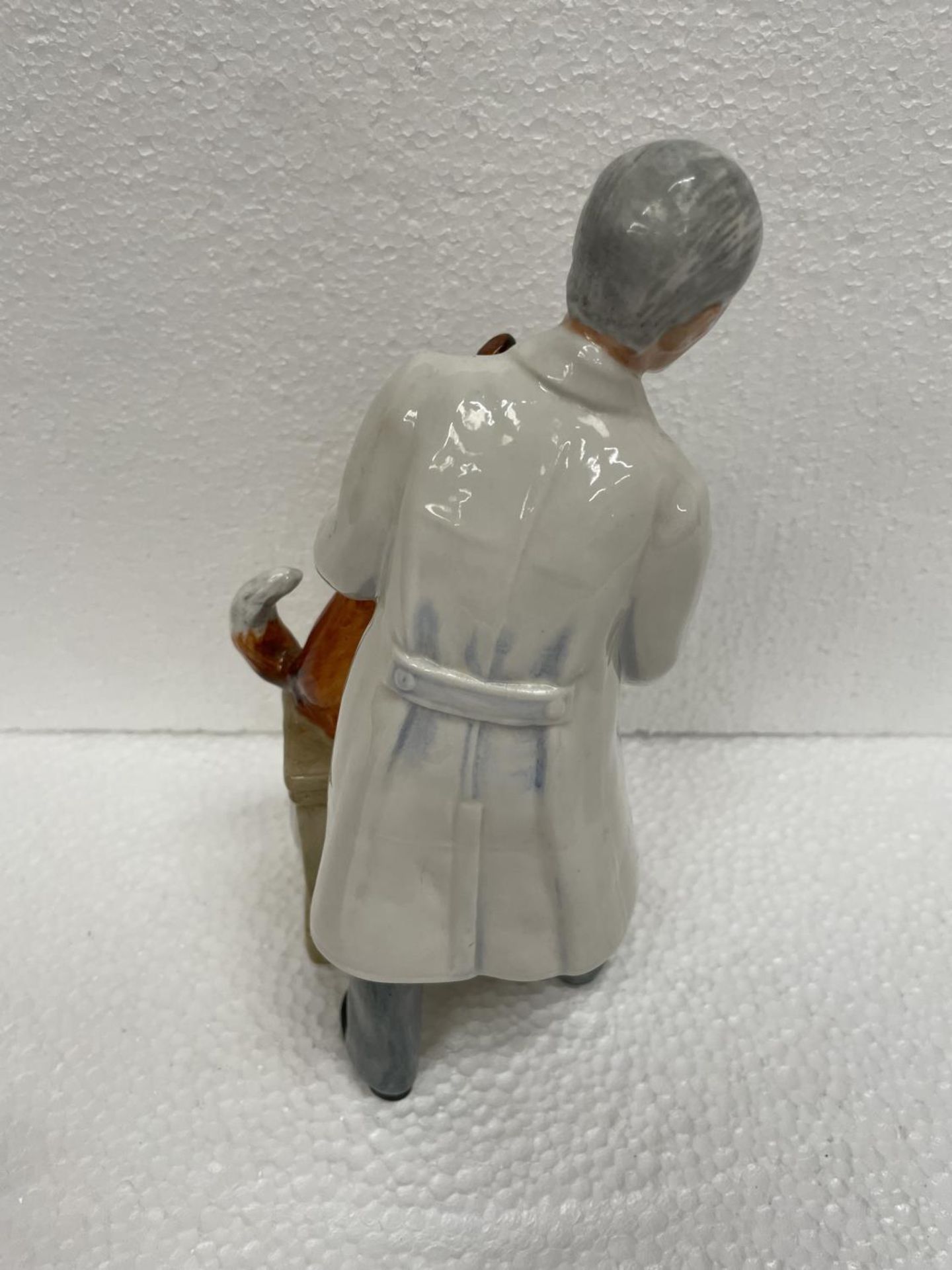 A ROYAL DOULTON FIGURE THANKS DOC HN2731 - Image 3 of 4