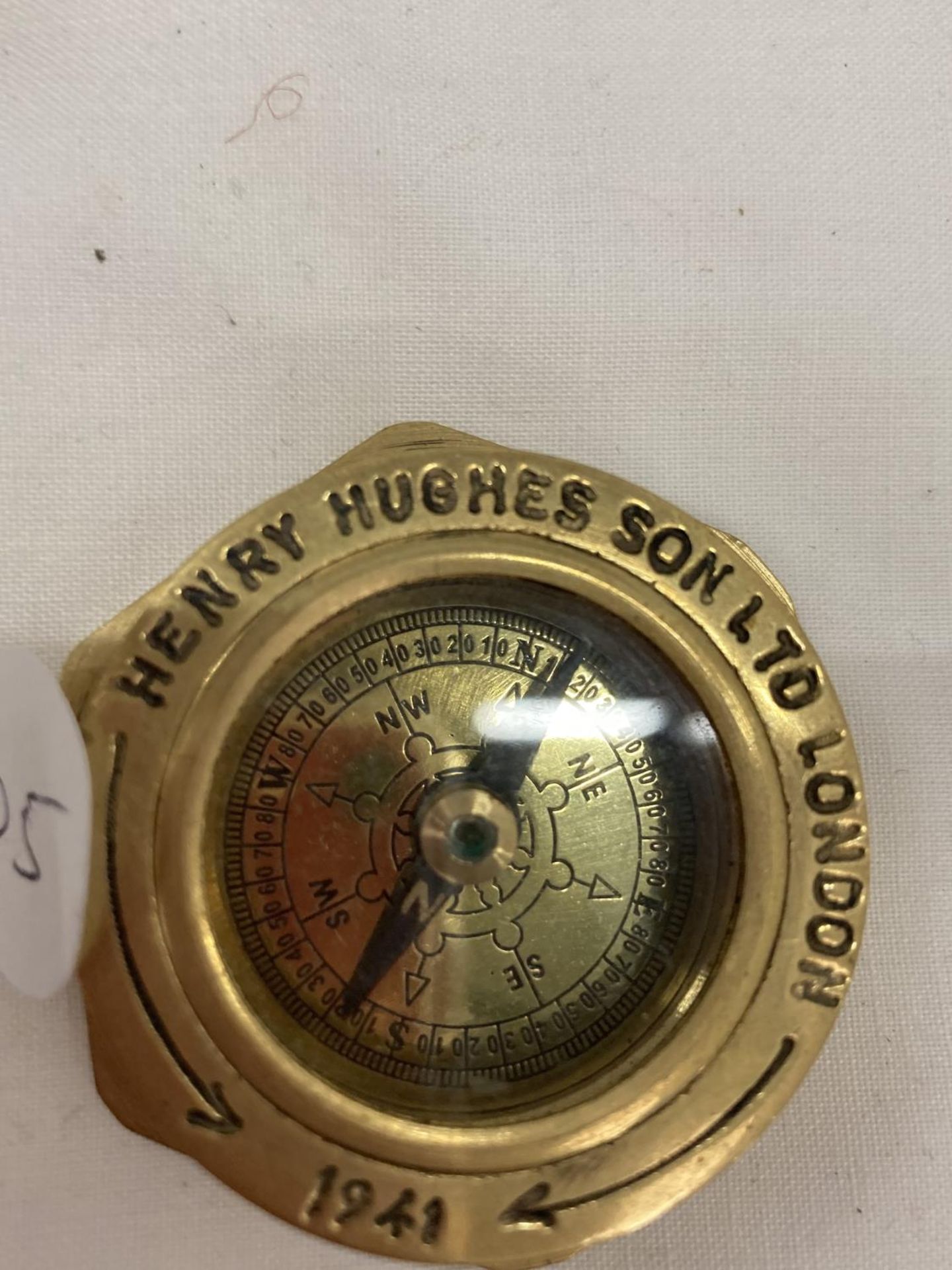 A HENRY HUGHES BRASS COMPASS AND A ENGLISH CRUSADER LOCKING KNIFE - Image 2 of 8