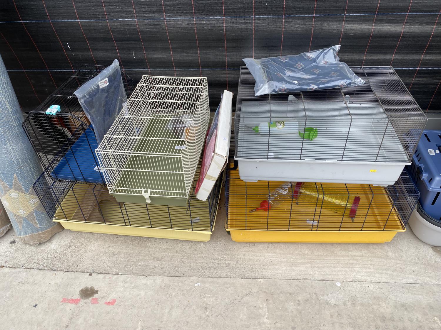 FIVE VARIOUS PET CAGES - Image 2 of 21