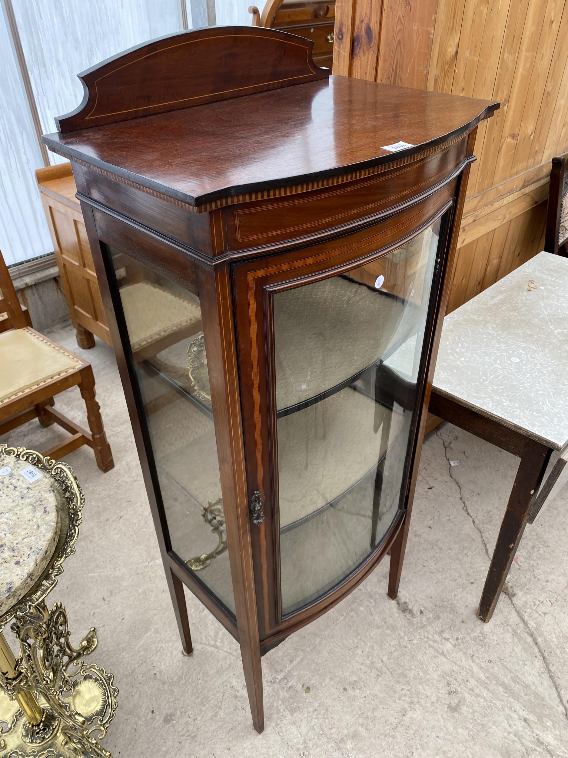 AN EDWARDIAN MAHOGANY AND INLAID BOWFRONTED DISPLAY CABINET, 23" WIDE
