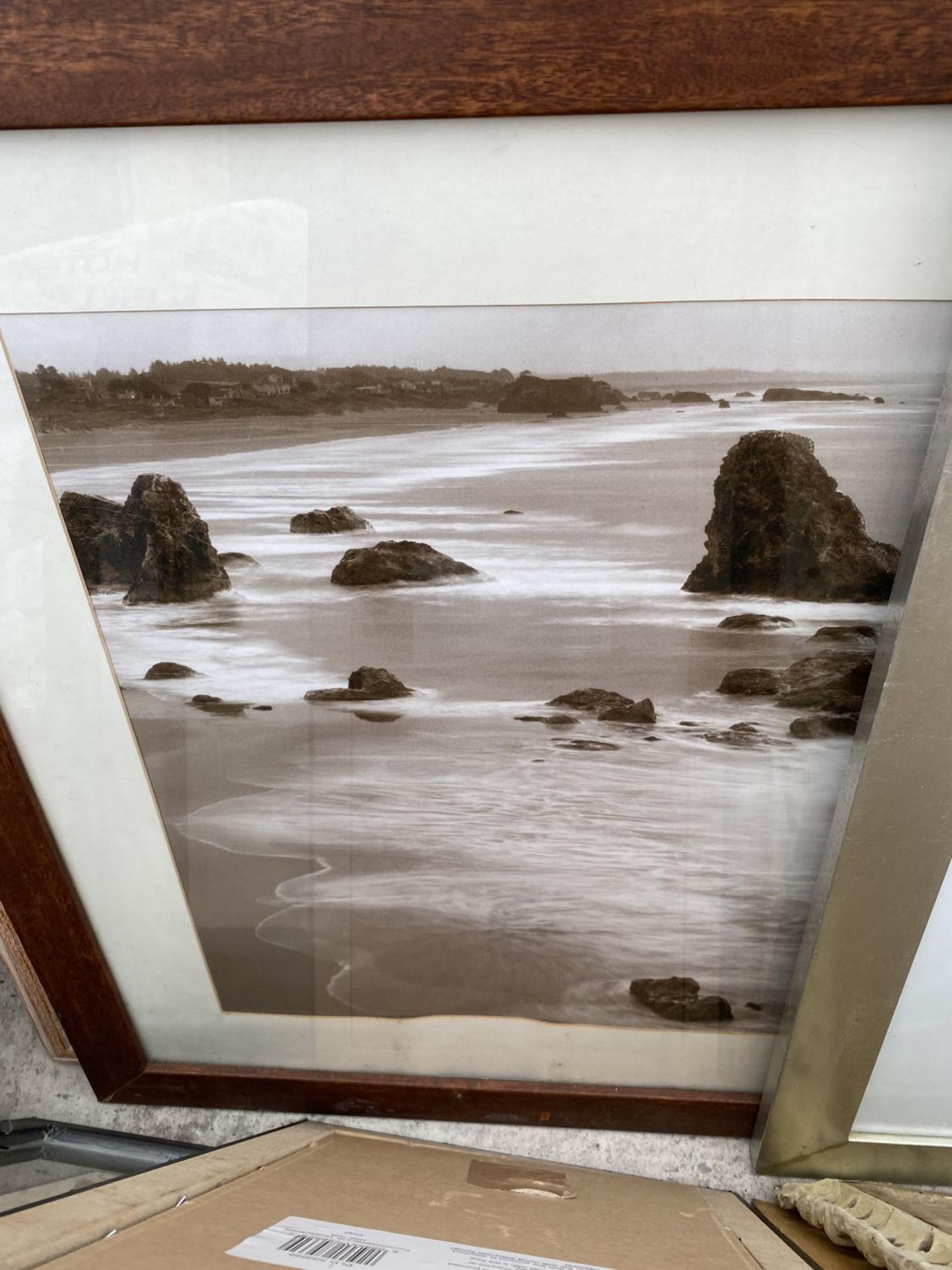 AN ASSORTMENT OF FRAMED PRINTS AND PICTURES - Image 17 of 21