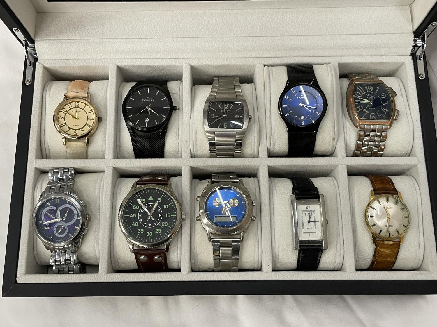 TWELVE VARIOUS WATCHES IN A PRESENTATION BOX TO INLCUDE TWO SKAGEN, A JAGUAR, DKNY ETC - Image 2 of 10