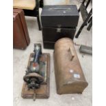 A VINTAGE CASED PROJECTOR AND A VINTAGE SINGER SEWING MACHINE WITH WOODEN CARRY CASE