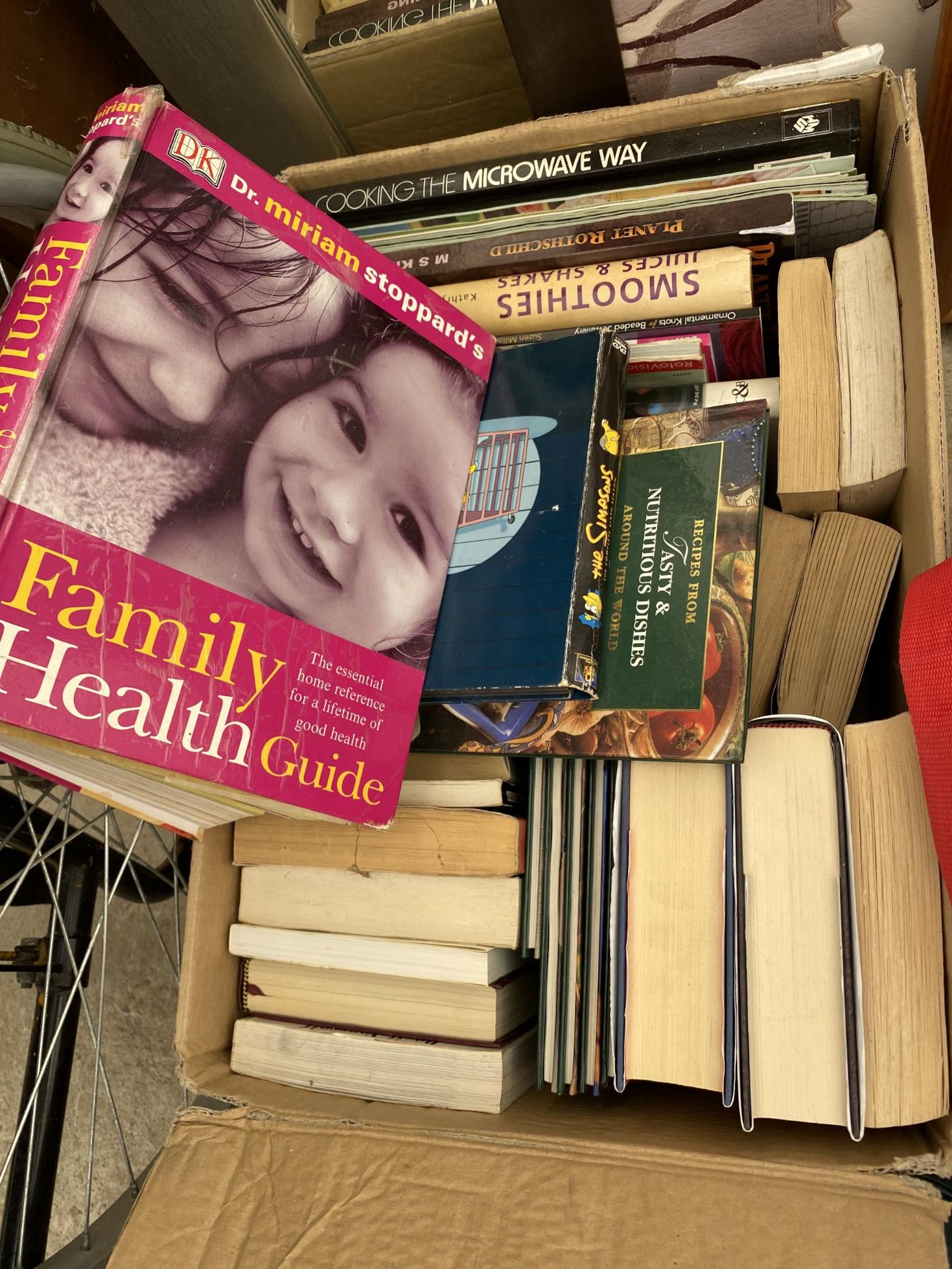 A VINTAGE TRAVEL CASE AND VARIOUS BOOKS - Image 2 of 2