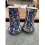 A PAIR OF ROYAL DOULTON D4031 VASES (H:12.5CM)